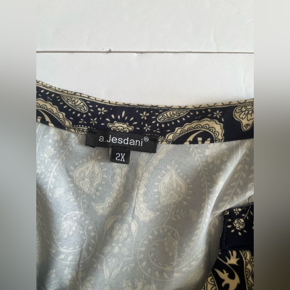 A.jesdani Women’s Top Blouse Plus 2XL Geometric 3/4 Roll Tab Sleeve V Neck - Picture 13 of 14